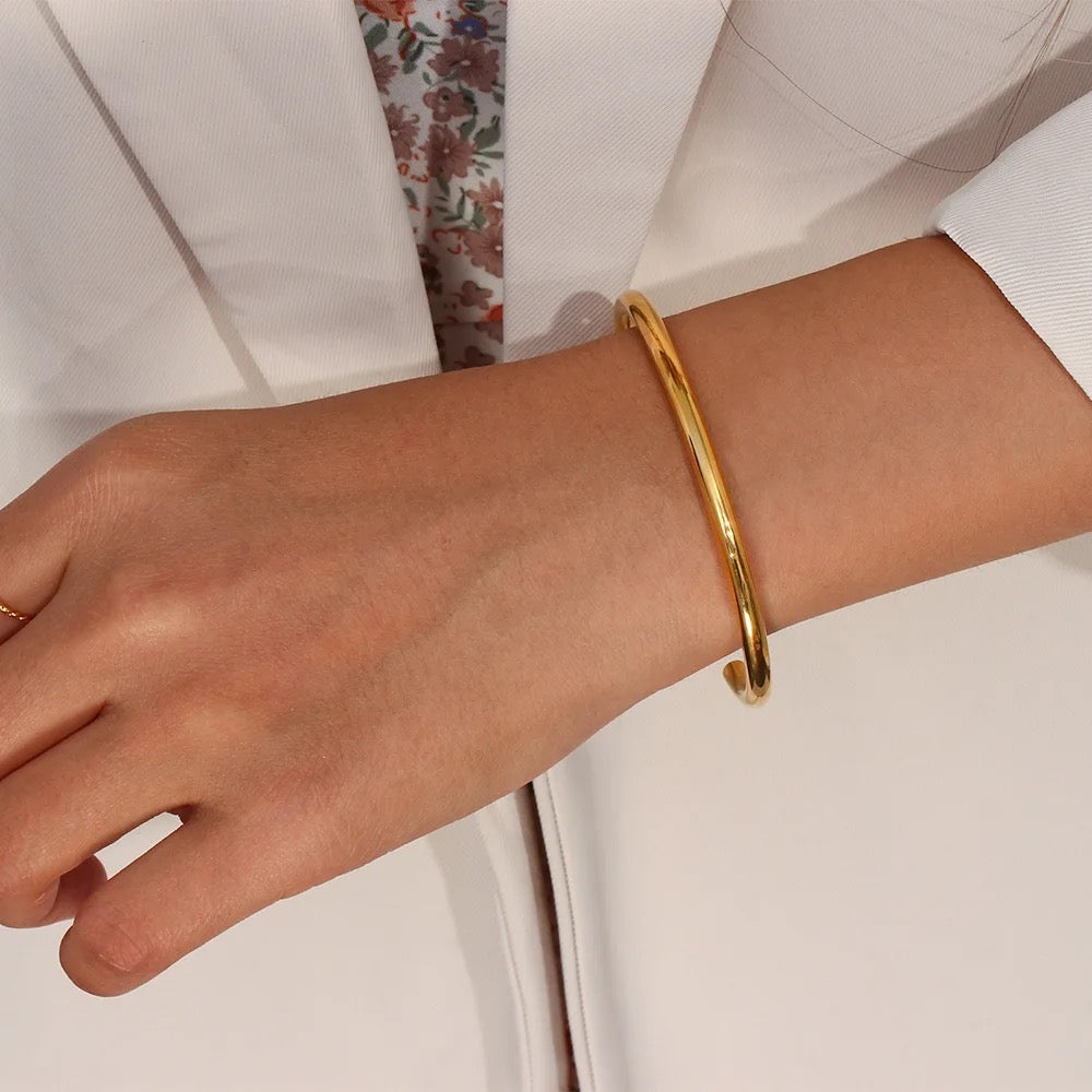 Chelsi Plain Bold Cuff