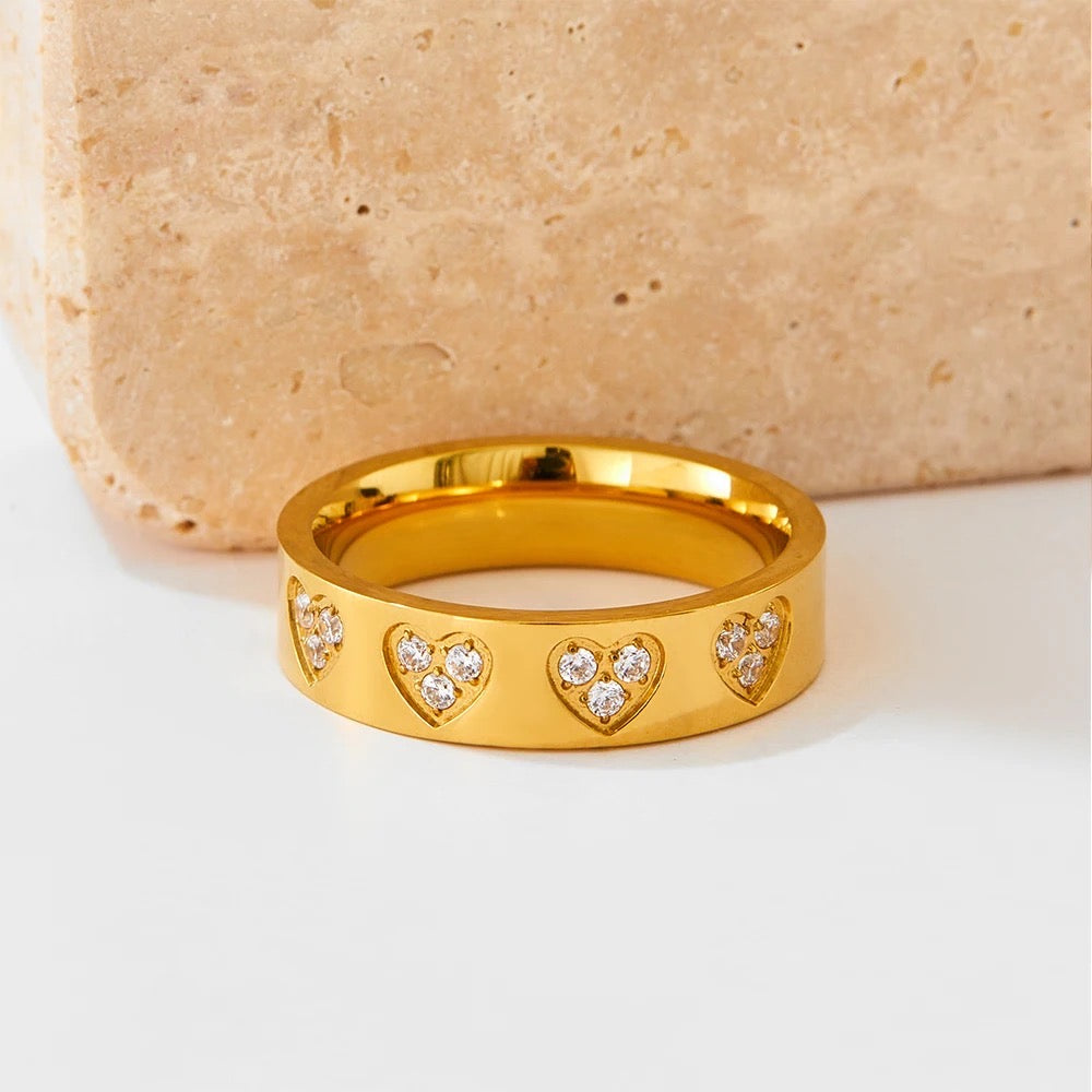 Emma Sweetheart Gold Ring