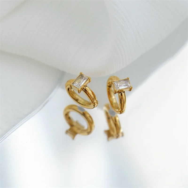 Crosia Tiny Diamond Earrings✨