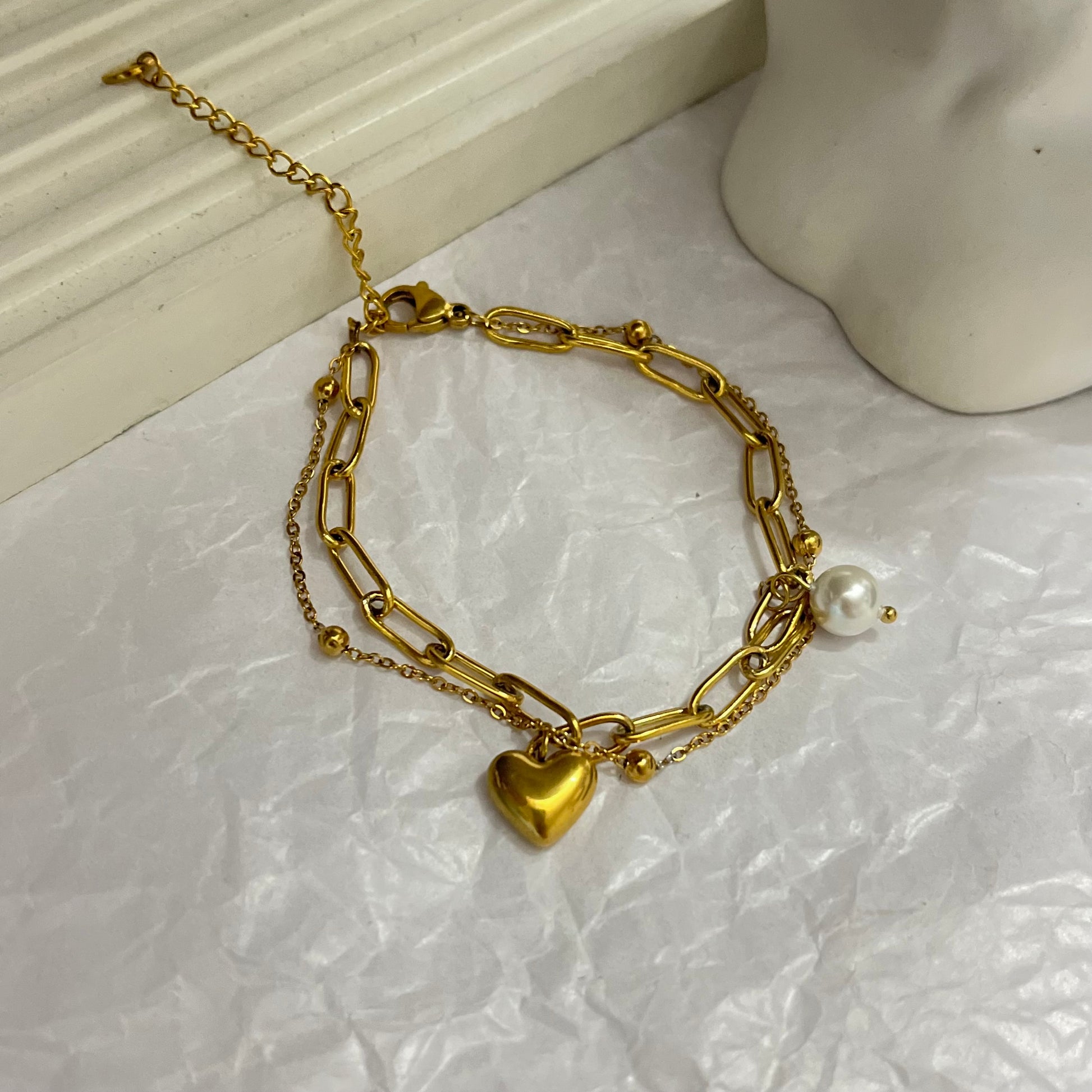 Chique Heart Pearl Gold Bracelet