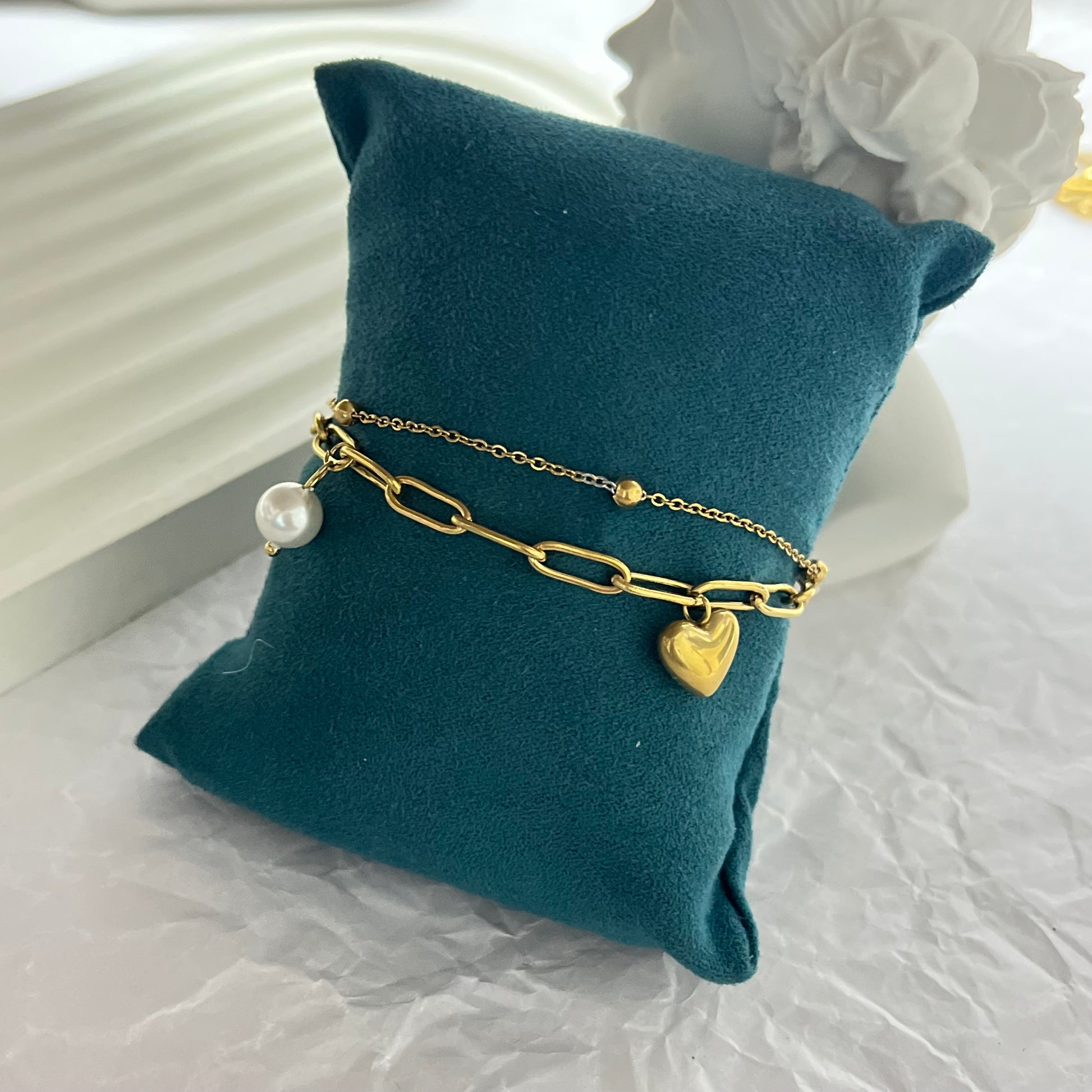 Chique Heart Pearl Gold Bracelet
