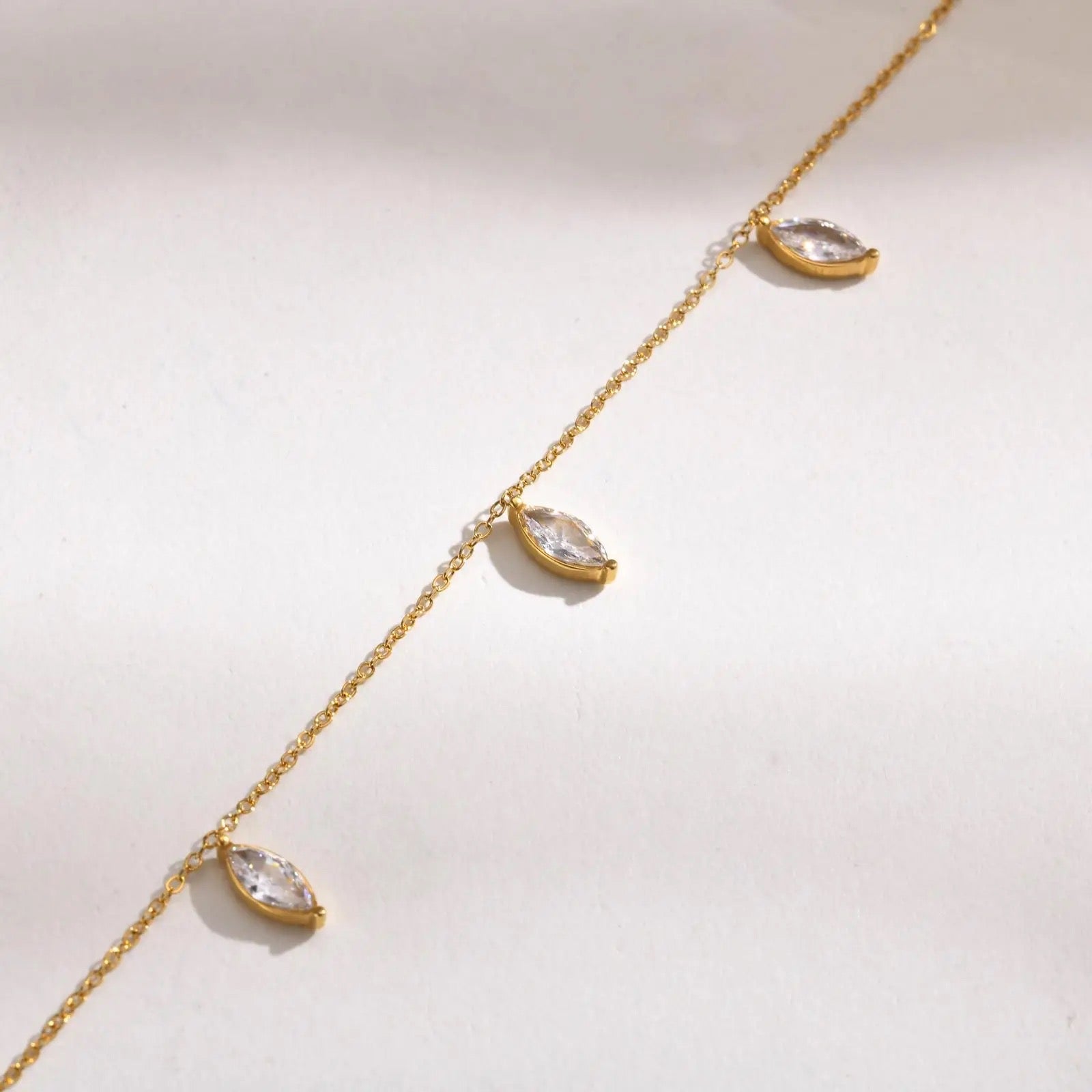Safi Droplet Stone Necklace