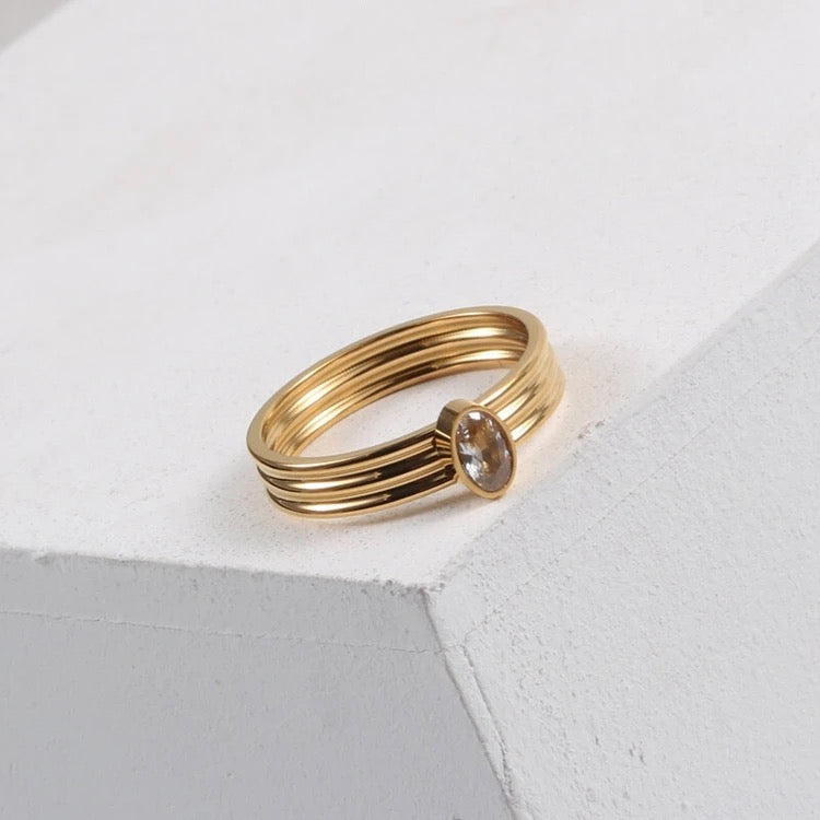 Sania Oval Diamond Gold Ring