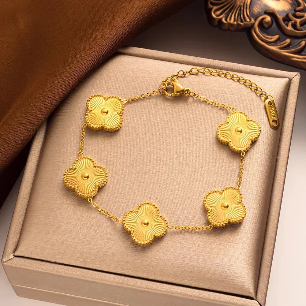 Shinyl Clover Gold Bracelet