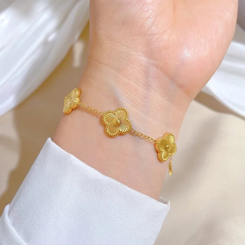 Shinyl Clover Gold Bracelet