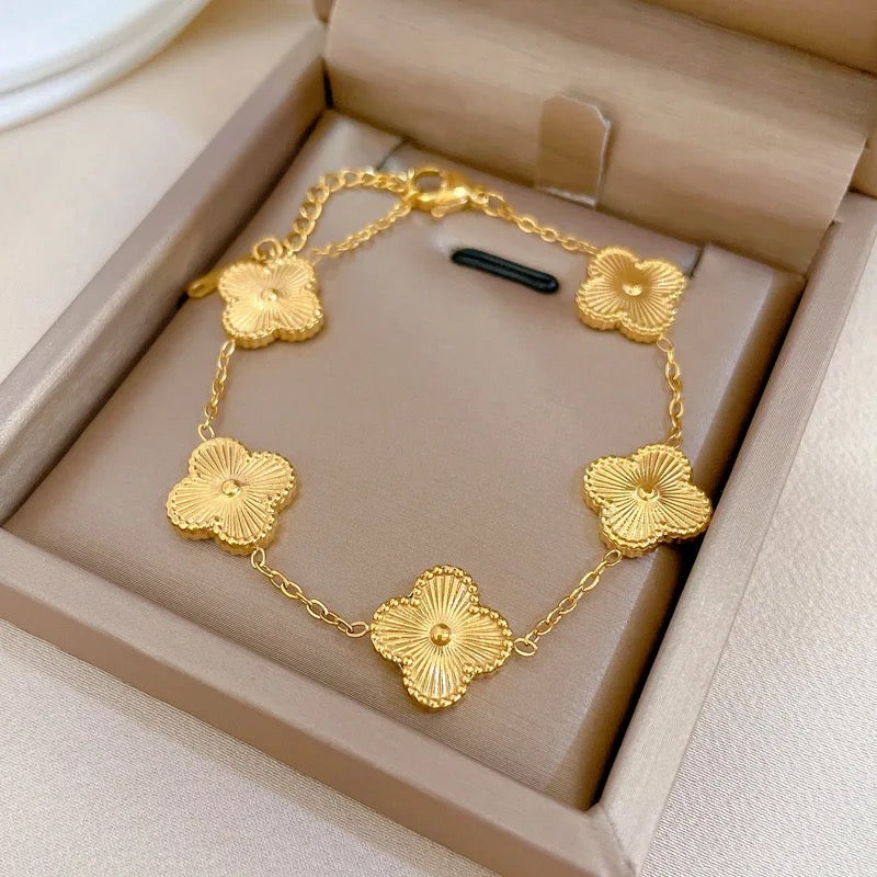 Shinyl Clover Gold Bracelet