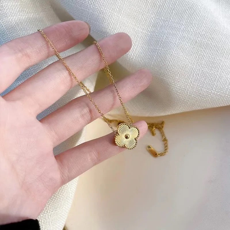 Shinyl Clover Gold Necklace
