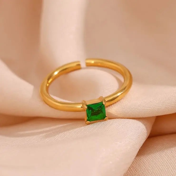 Blossia Green Emerald Sleek Ring