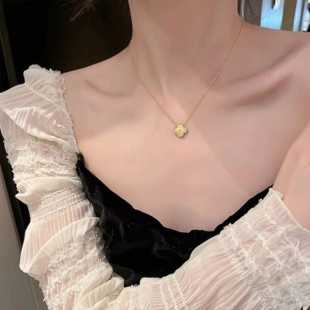 Shinyl Clover Gold Necklace