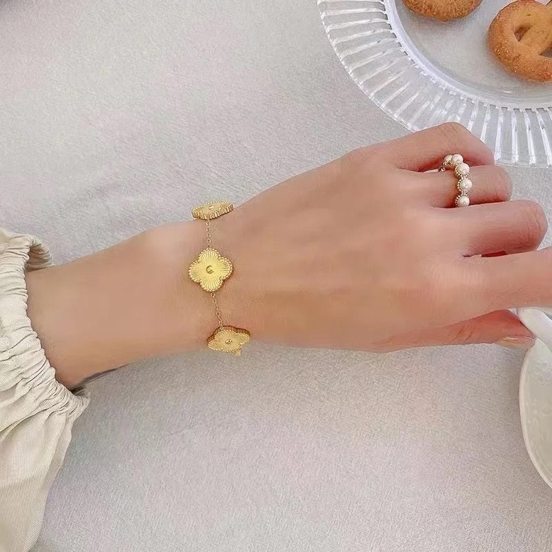 Shinyl Clover Gold Bracelet