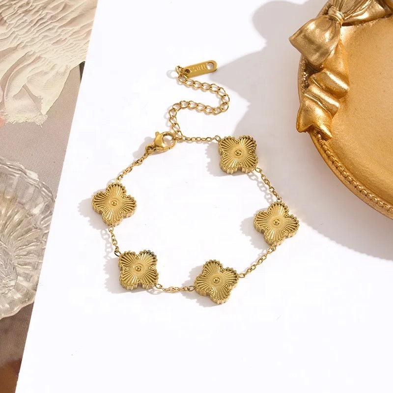 Shinyl Clover Gold Bracelet