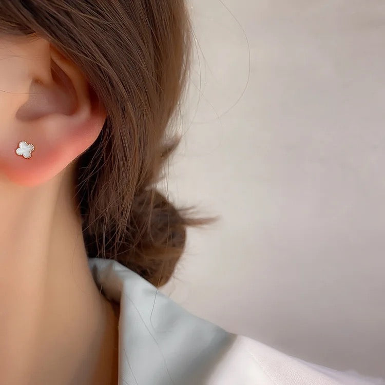 Mini Clover Gold Studs