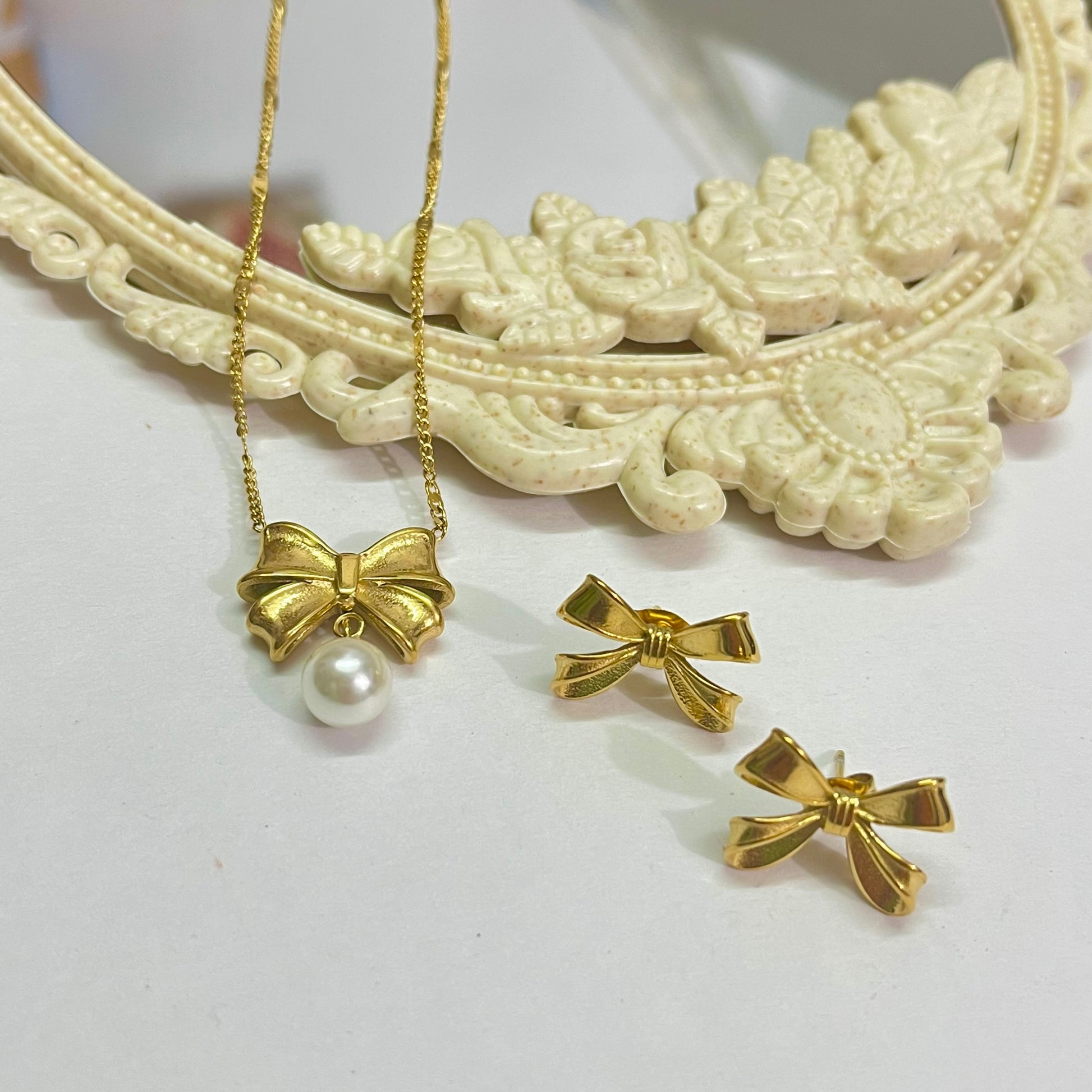 Pearly Bow Gold Set
