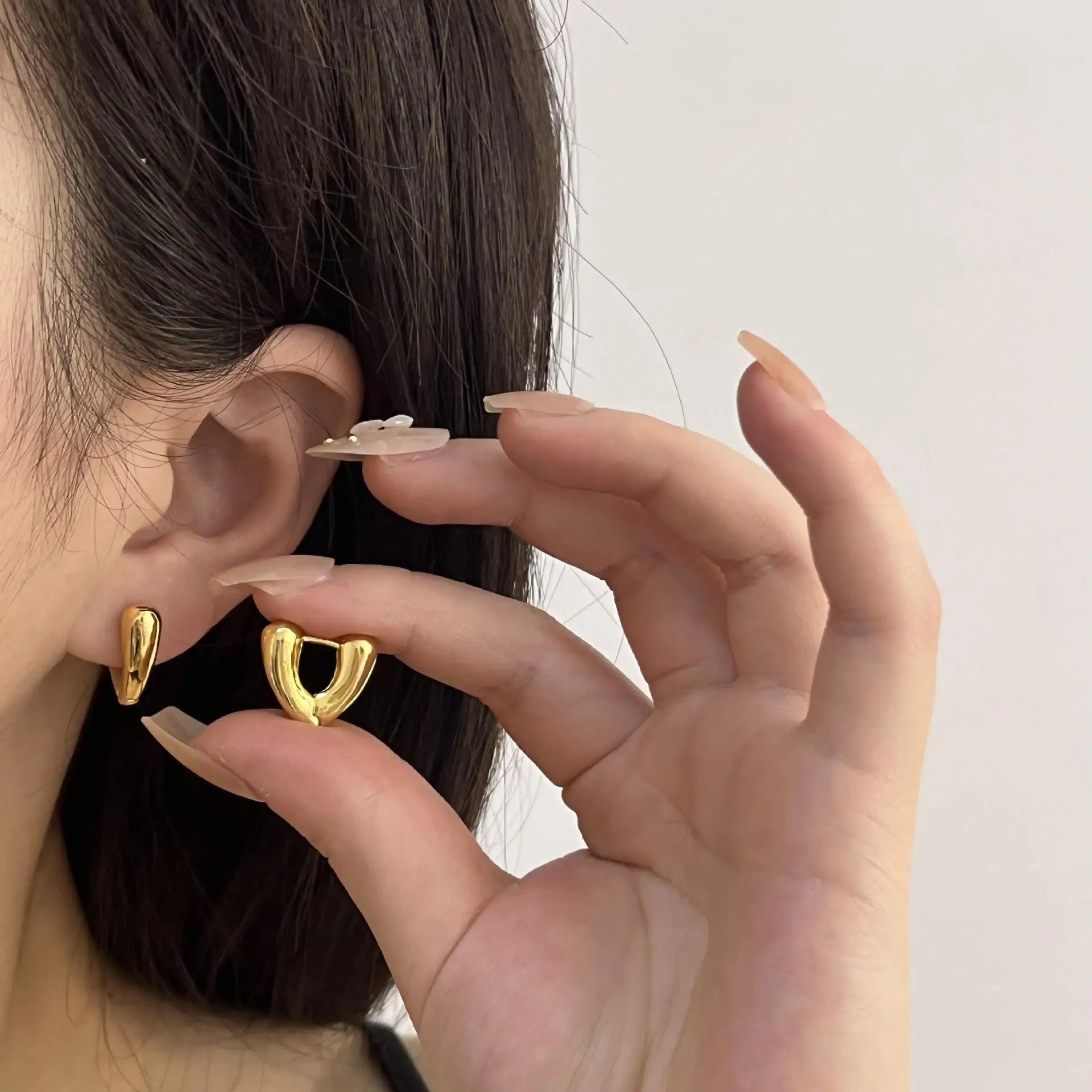 Veni Triangle Gold Hoops