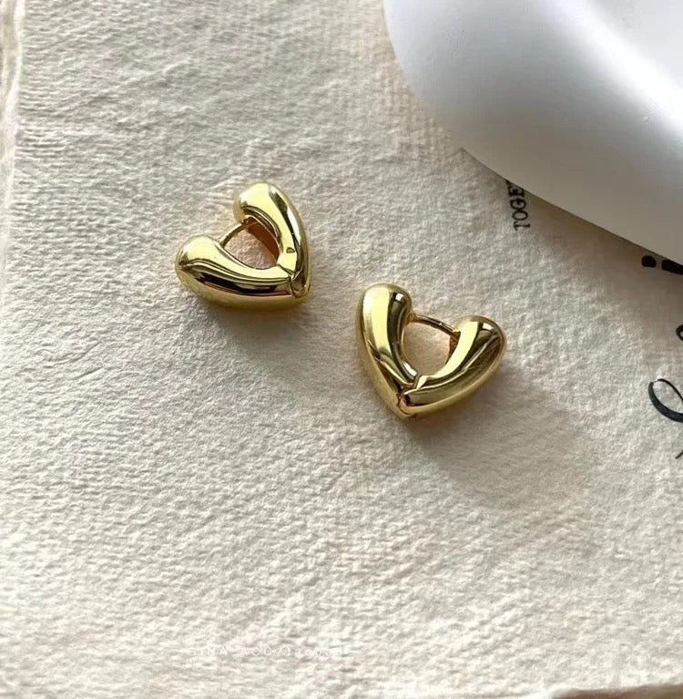 Veni Triangle Gold Hoops