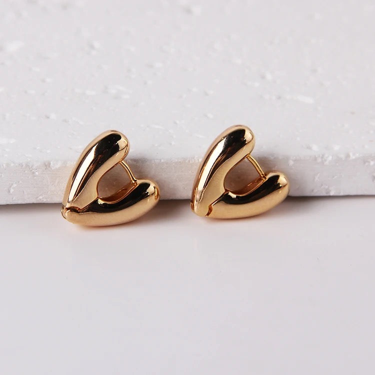 Veni Triangle Gold Hoops