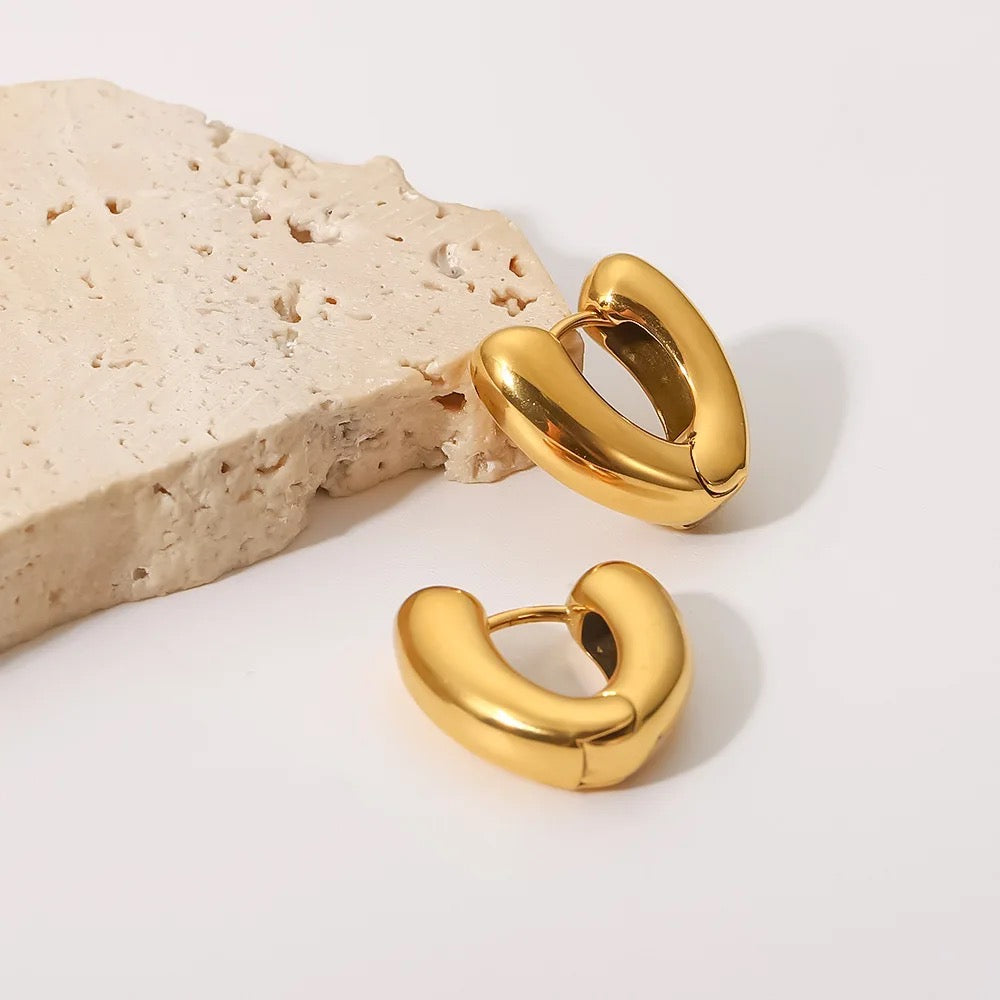 Veni Triangle Gold Hoops
