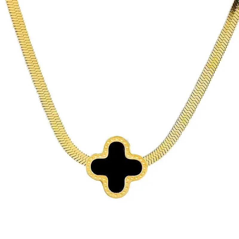 Melo Clover Snake Necklace
