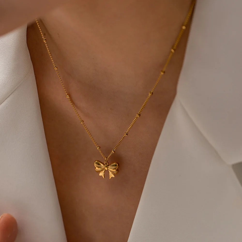 Hania Cute Bow Necklace