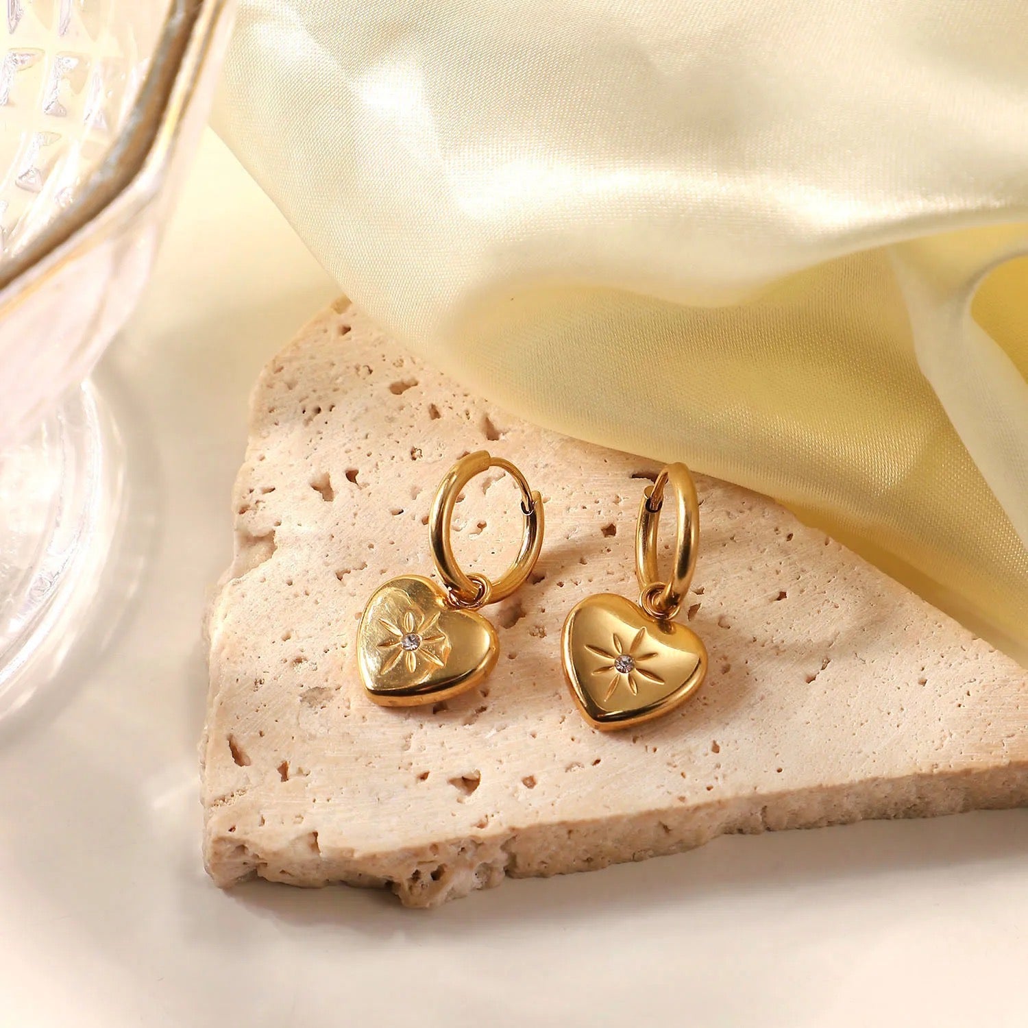 Sweetheart Gold Huggies