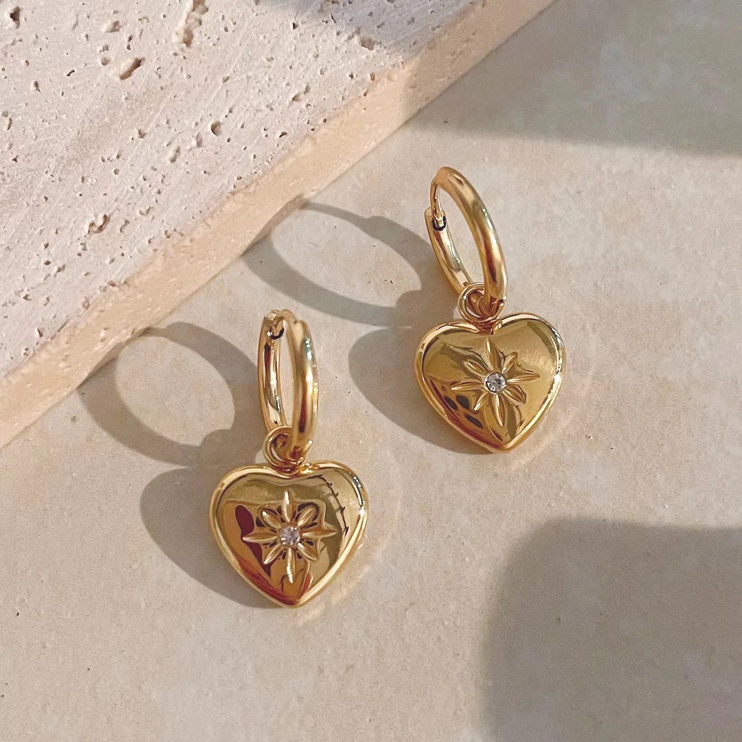 Sweetheart Gold Huggies