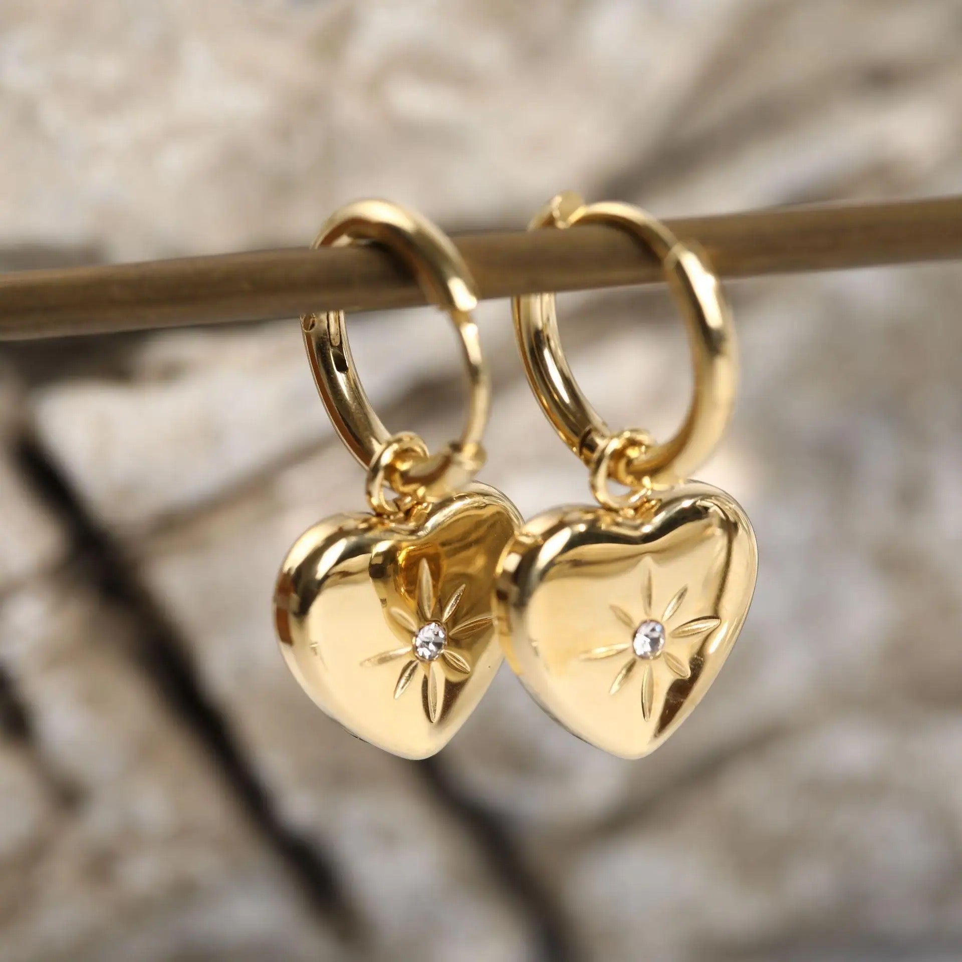 Sweetheart Gold Huggies