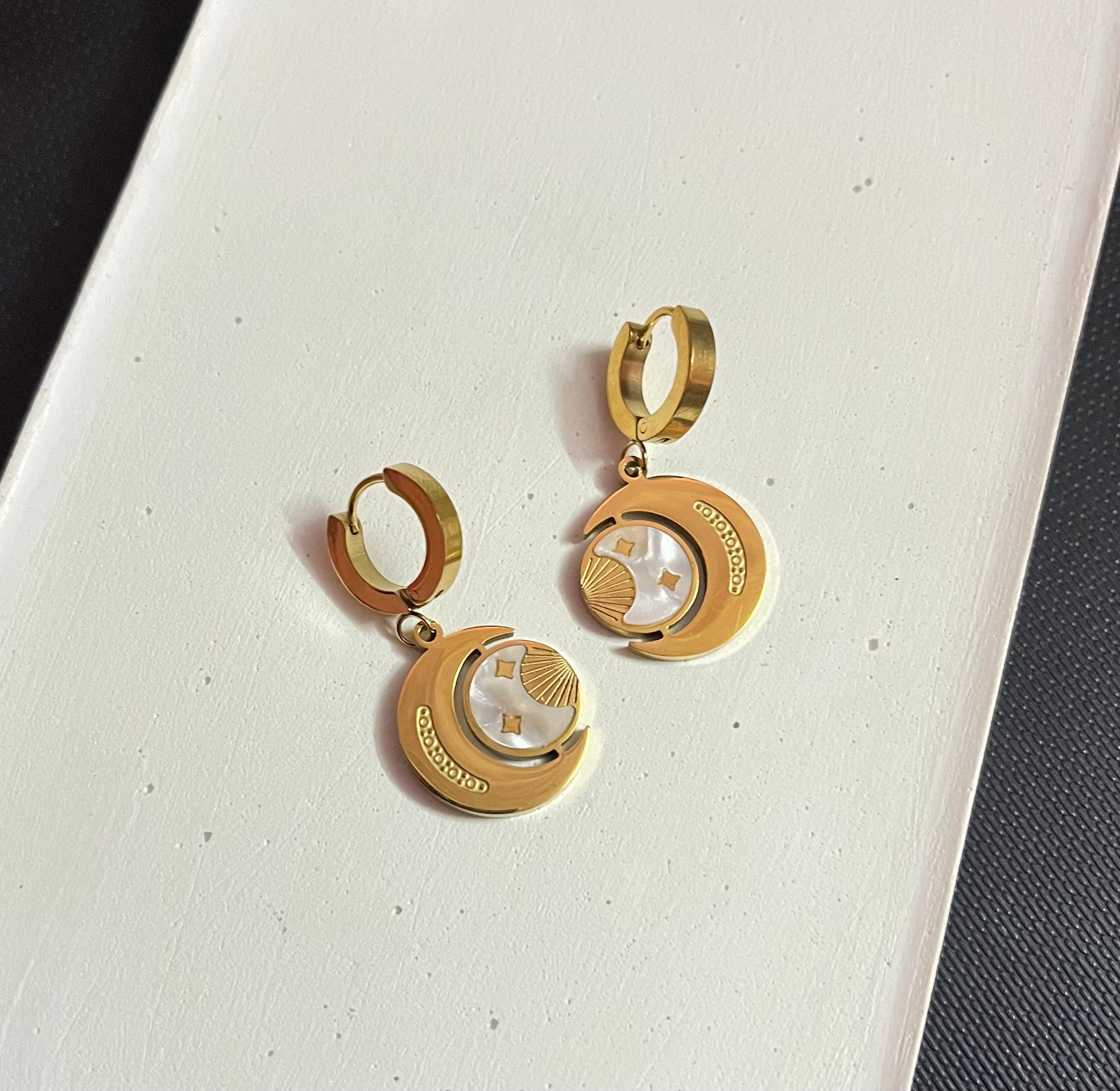Sunmoe Gold huggies