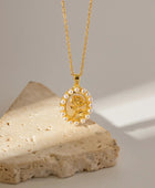 Lumi Flower Pearl Necklace