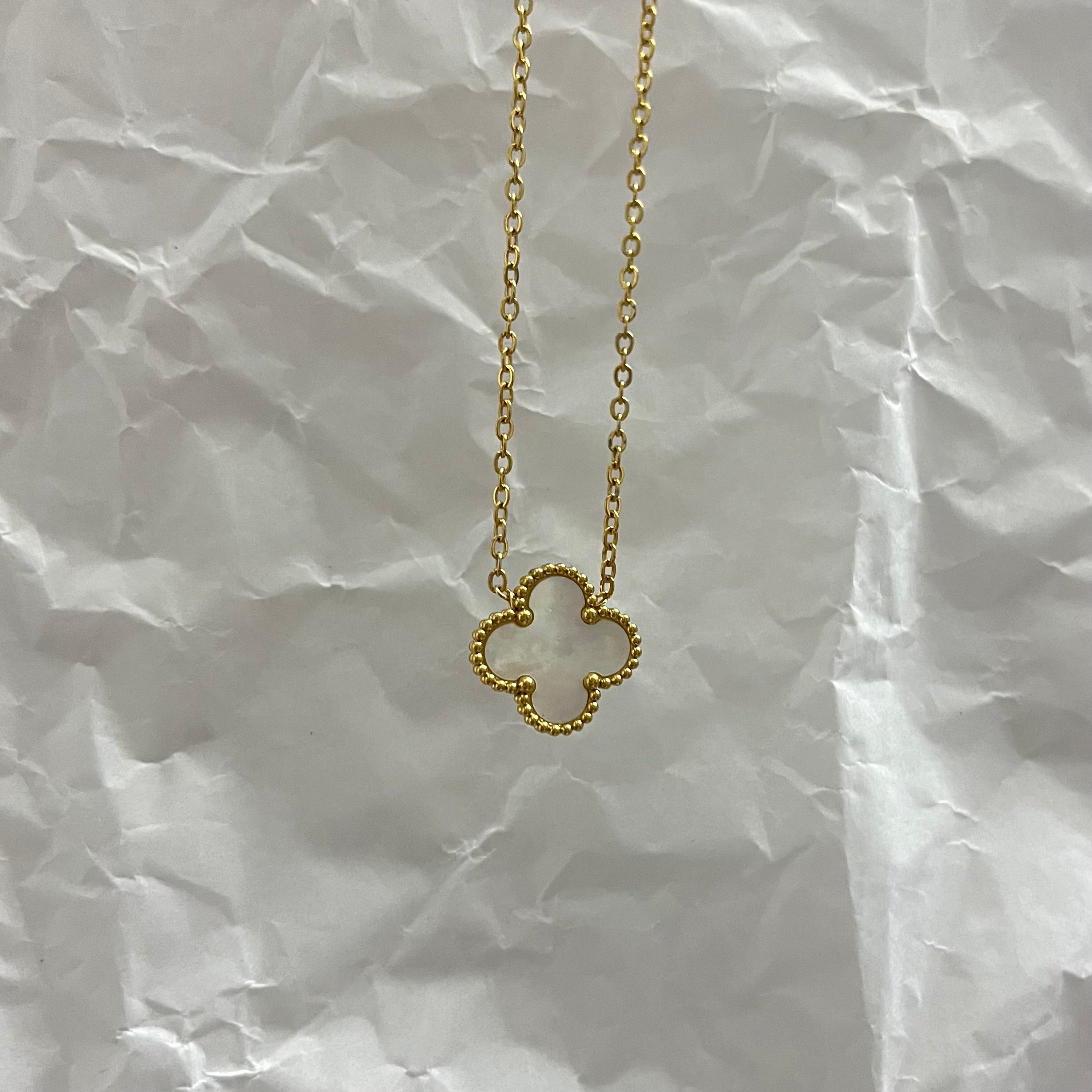 Knuis White Clover Necklace