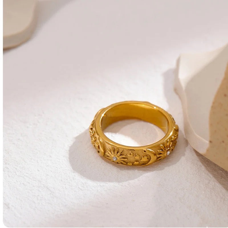 Zeus Moon Star Gold Ring