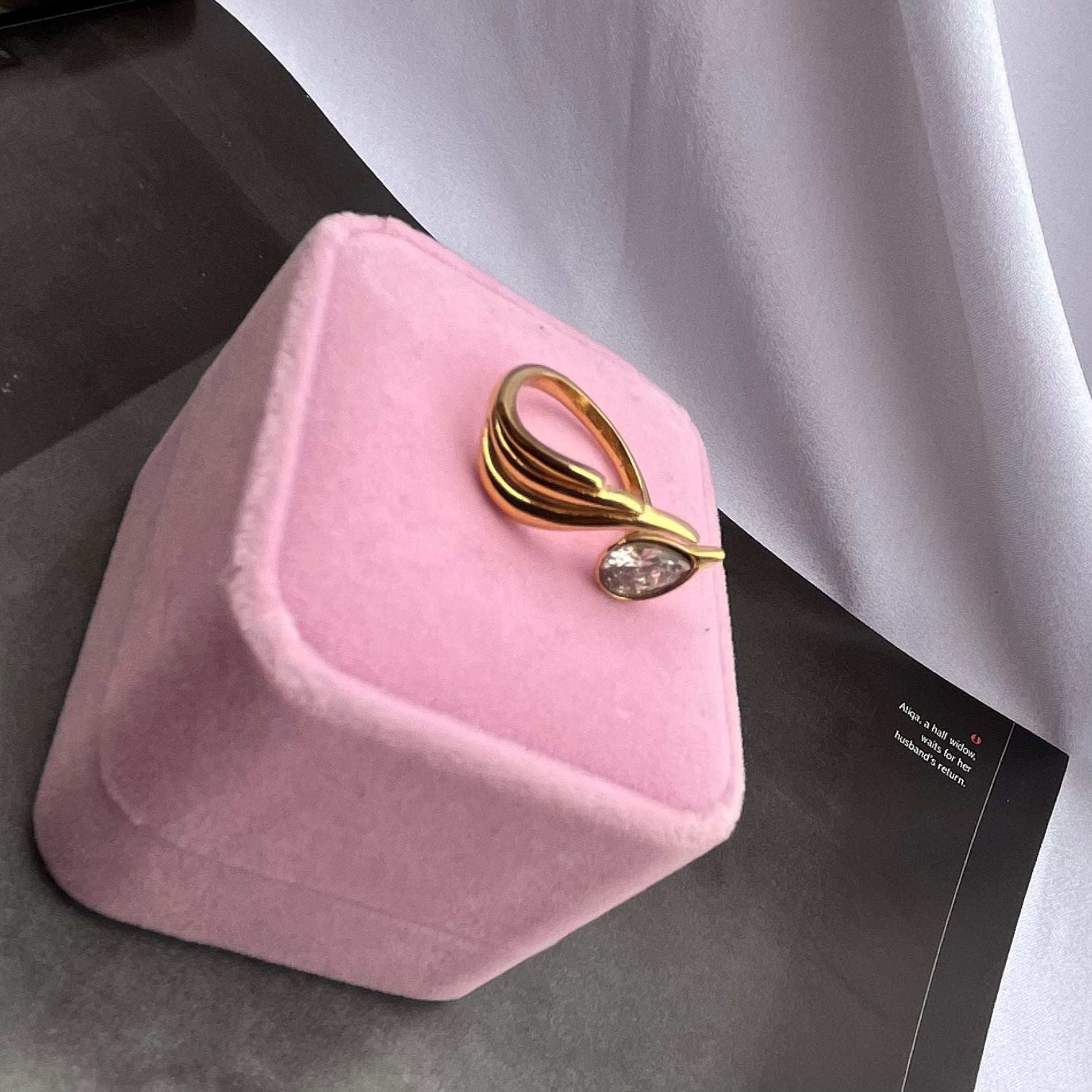 Jenice Wing Stone Gold Ring
