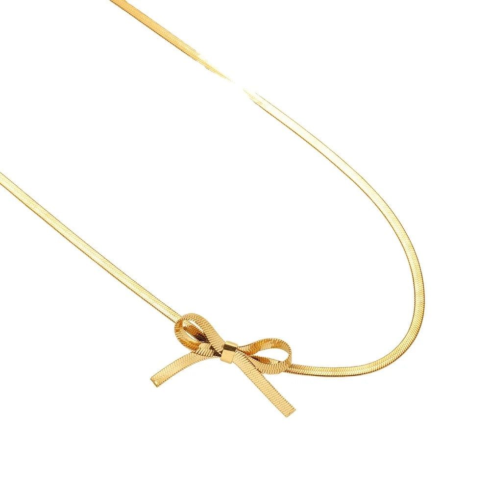 Katty Bow Snake Necklace