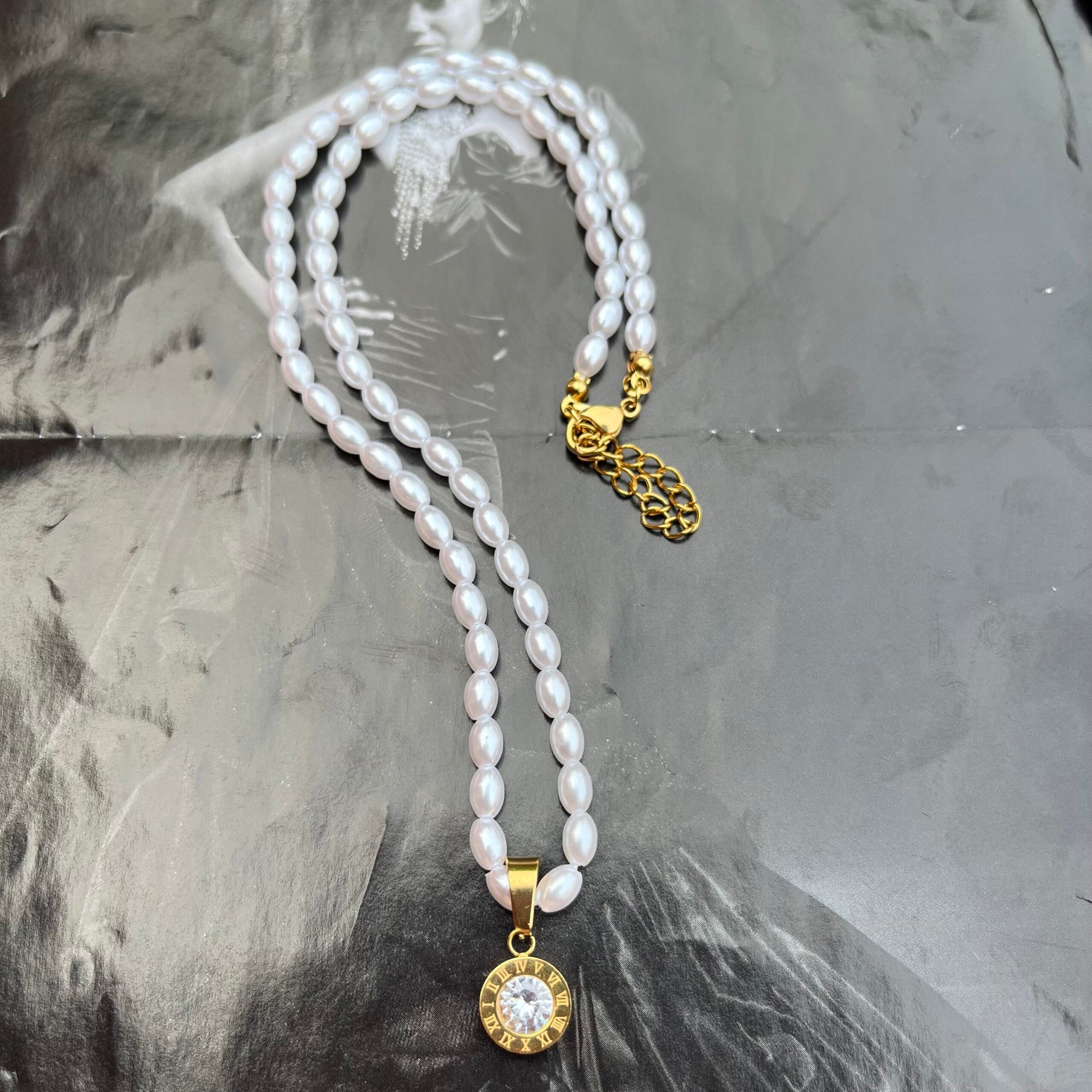 Roman Pearl Gold Necklace