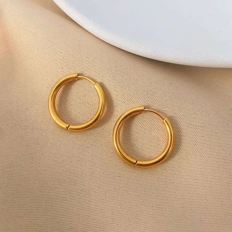Mina Simple Round Gold Hoops