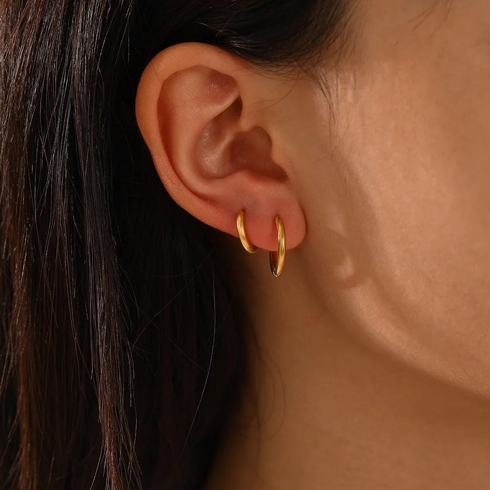 Mina Simple Round Gold Hoops