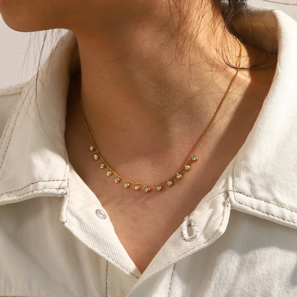 Dawina Diamonds Drop Necklace