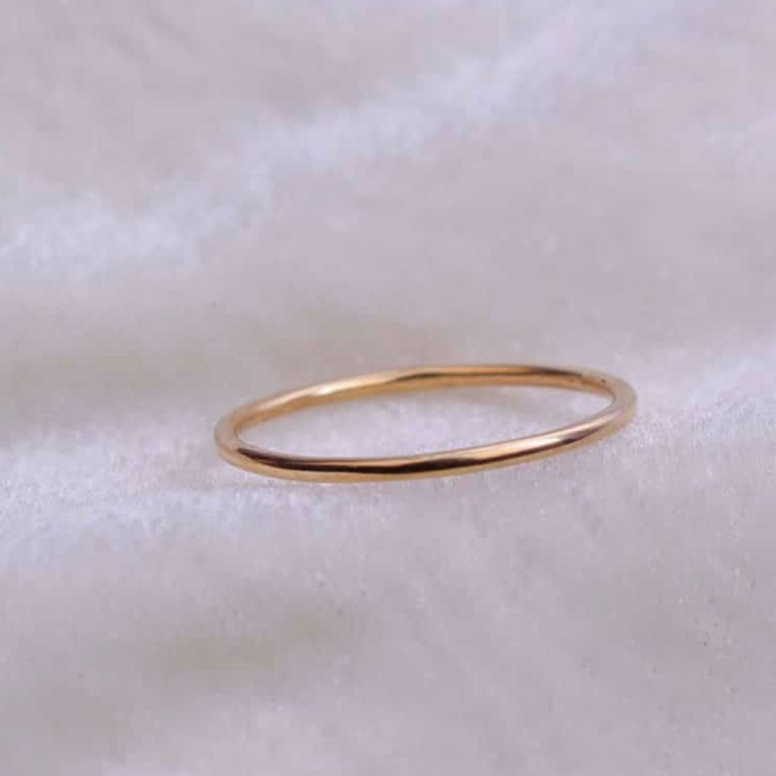 Becca Thinnest Minimal Gold Band