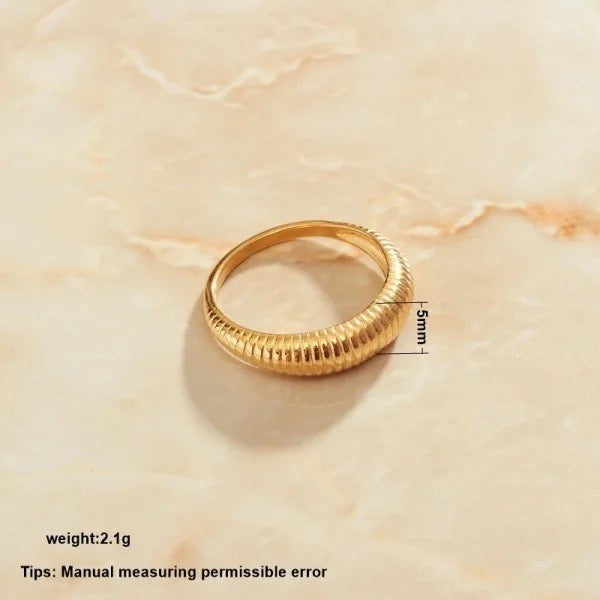 Comit Lining Gold Ring