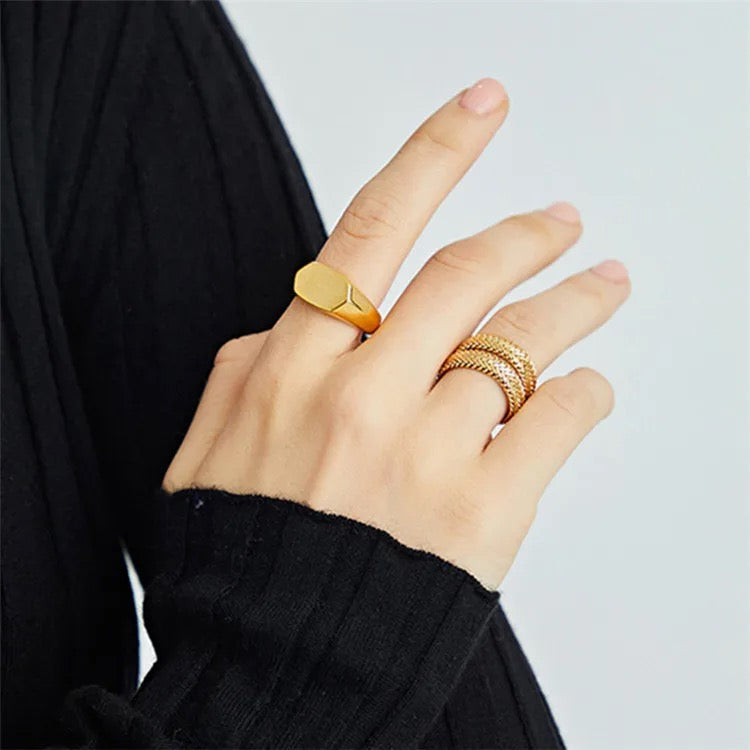 Cignet Gold Chunky Ring