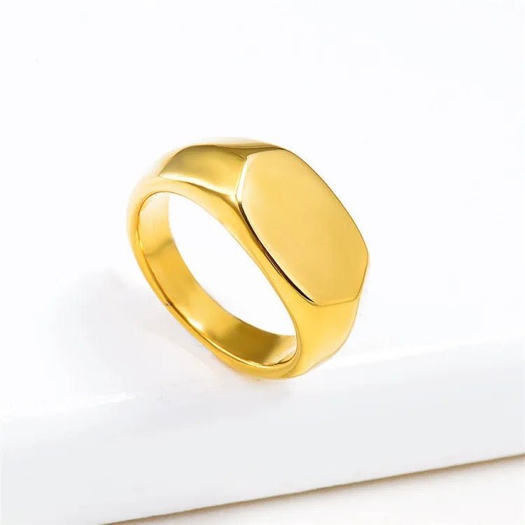 Cignet Gold Chunky Ring