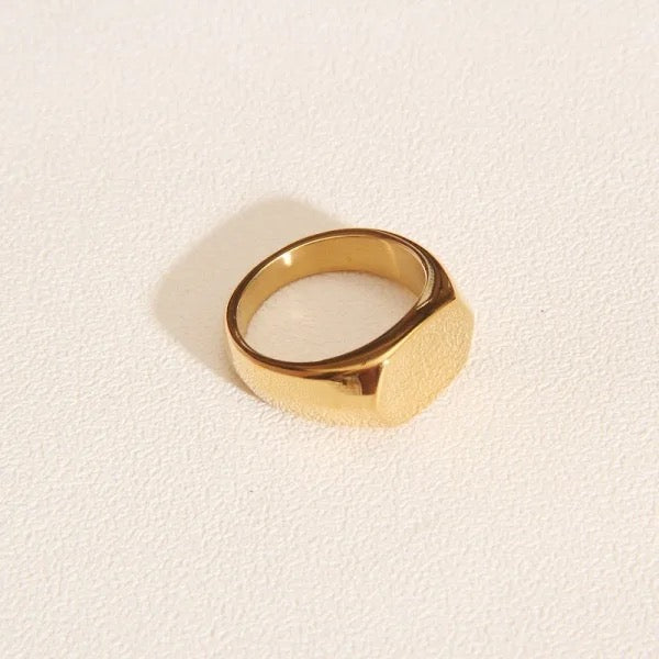 Cignet Gold Chunky Ring