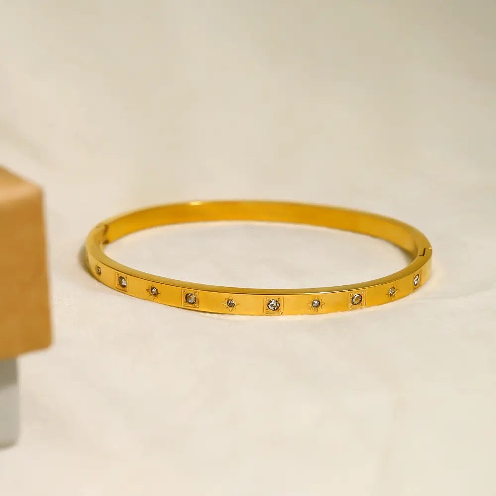 Charmingly Classy Gold Cuff