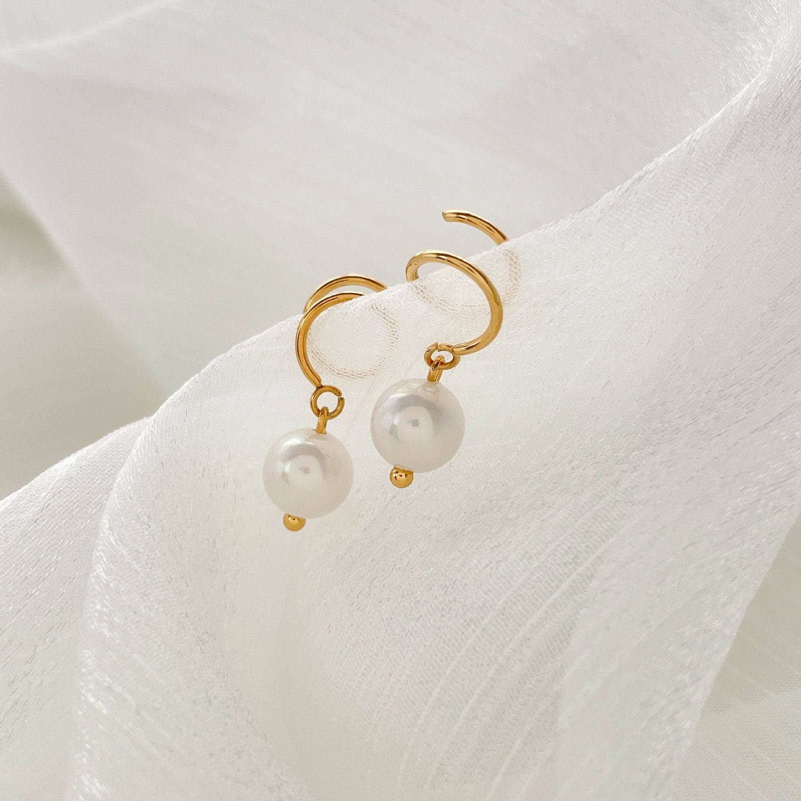 Molly Pearls Twisted Earrings