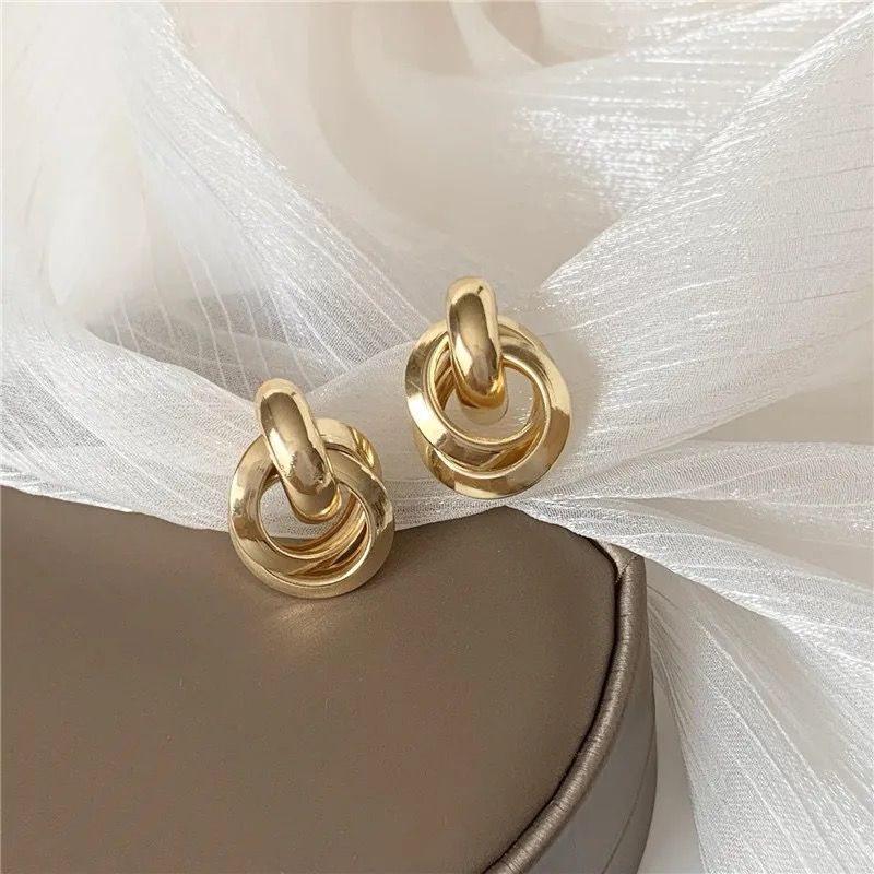 Amaira Modern Gold Earrings