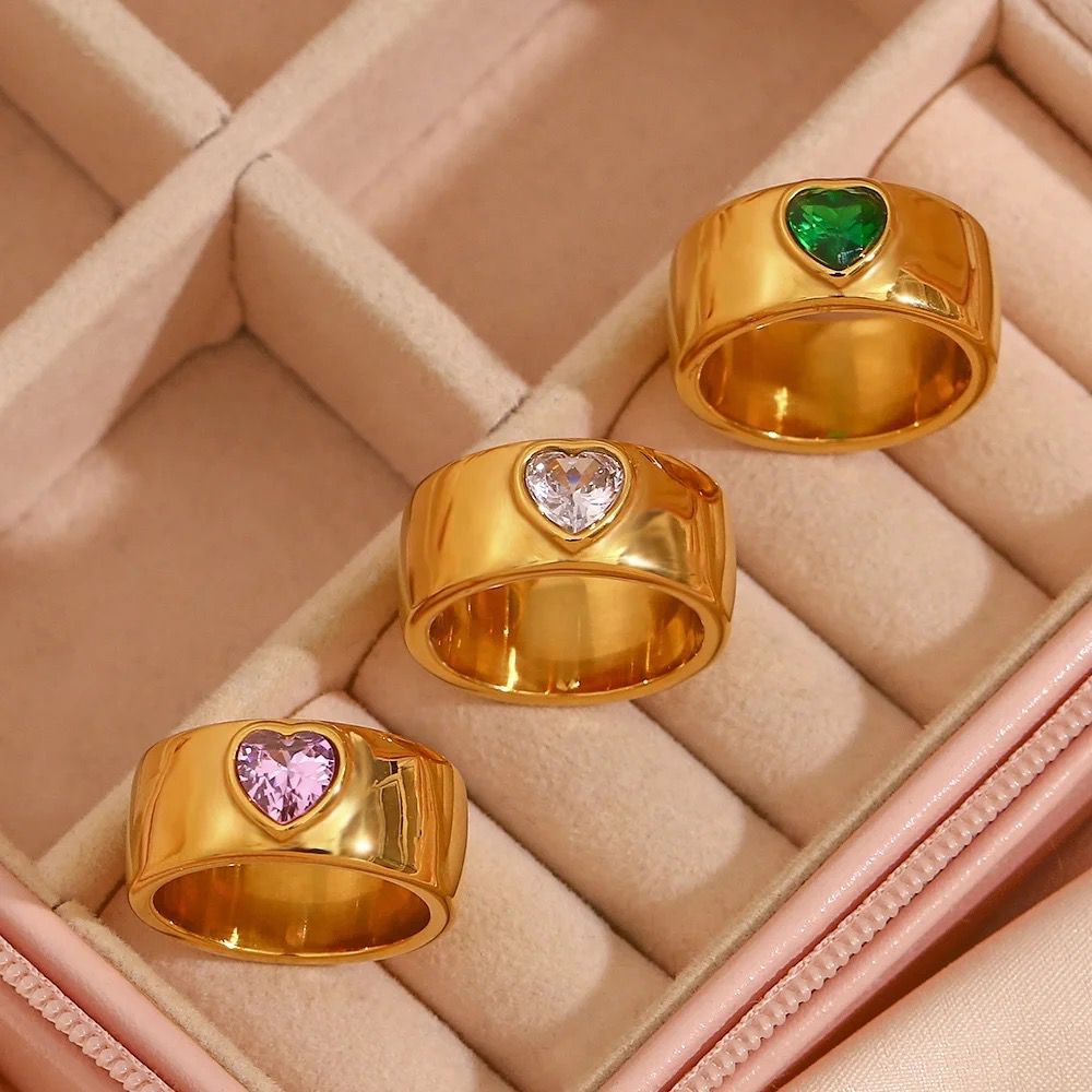 Cora Heart Gold Ring