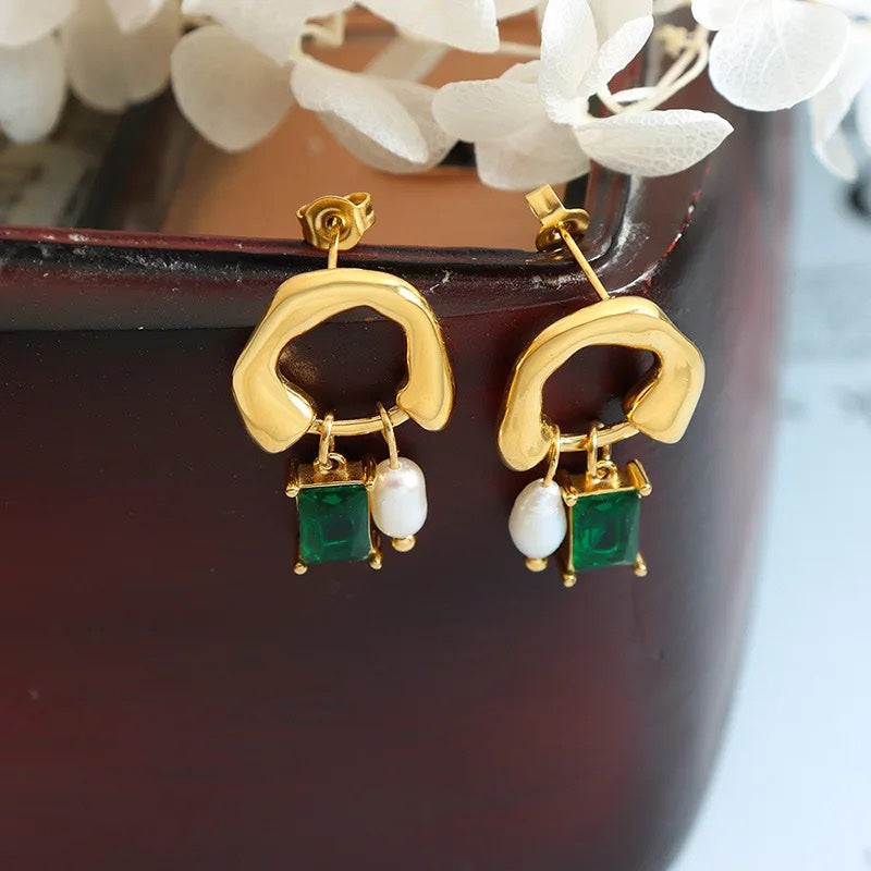 Pegri Emerald Gold Earrings