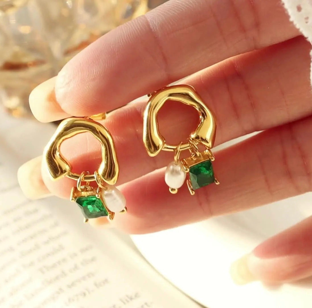 Pegri Emerald Gold Earrings