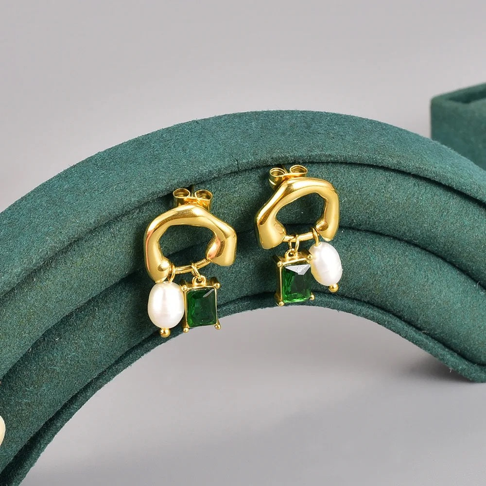Pegri Emerald Gold Earrings