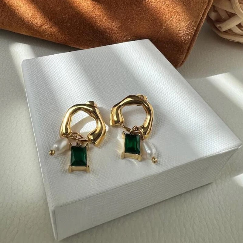 Pegri Emerald Gold Earrings