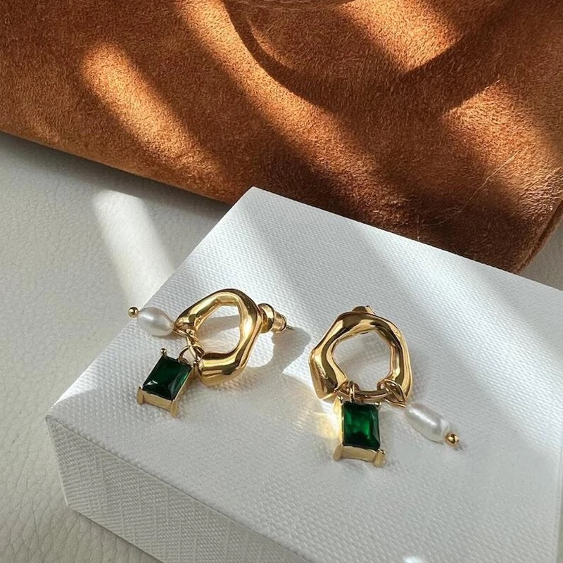 Pegri Emerald Gold Earrings